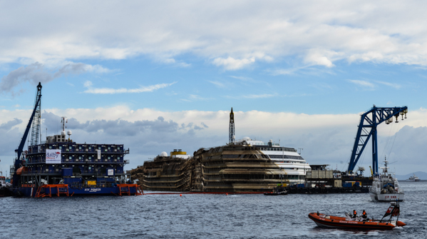 Inizia la ricerca degli ultimi due corpi (Foto Filippo Vinardi per  The parbuckling project)