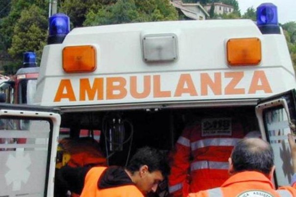 Auto investe due senegalesi, uno è morto, sull'Autopalio