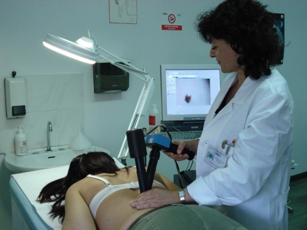 Dermatologi contro il melanoma