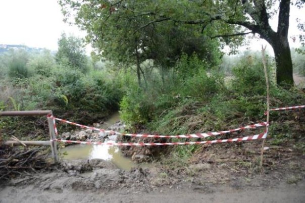Il torrente Satello esondato vicino Massa Marittima, dove è stata travolta l'auto dei due dispersi