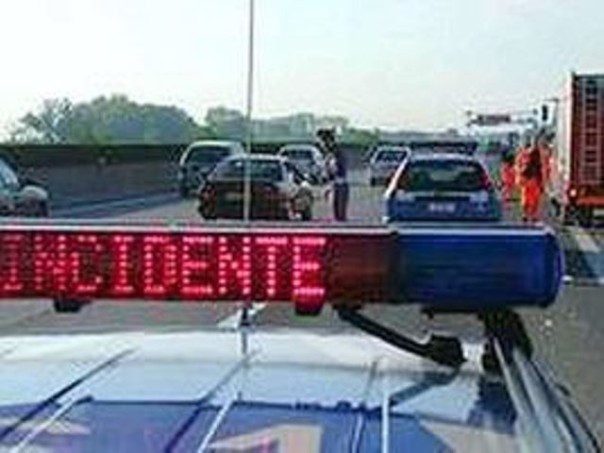 Incidente in A1, traffico bloccato per un paio d'ore nel Valdarno