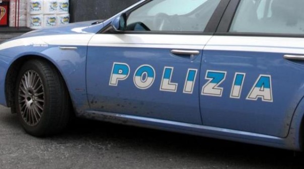 La polizia ha arrestato tre romeni che avevano rapinato un'anziana di una collana d'oro