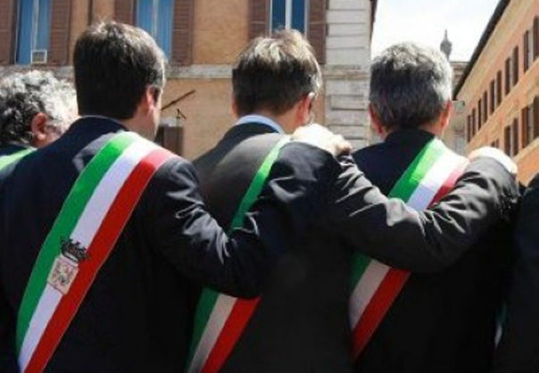 Le fusioni dei comuni comportano un netto risparmio per la Regione