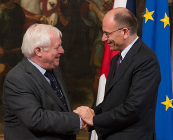 Letta a Siena parla di Europa e del piano per far crescere l'Italia