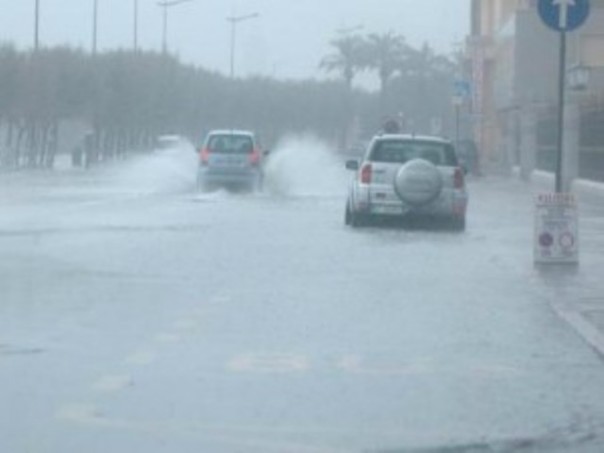 Maltempo, allagamenti in Toscana