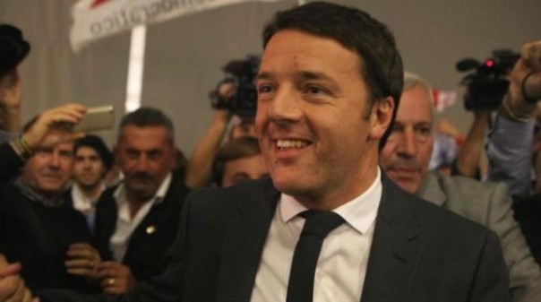 Matteo Renzi, il giorno dopo la Leopolda riveste i panni di sindaco