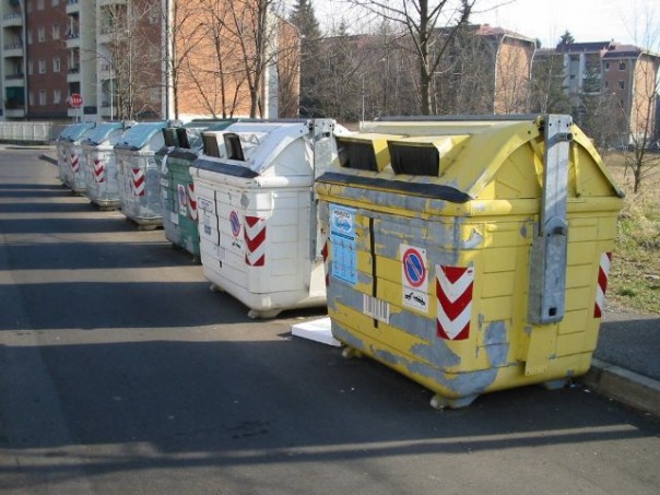 Rifiuti, li paghiamo come oro