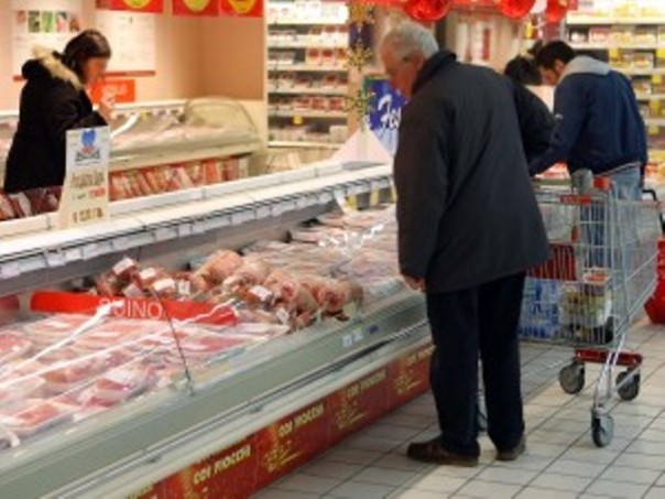 Si fa la spesa quasi esclusivamente in base al prezzo