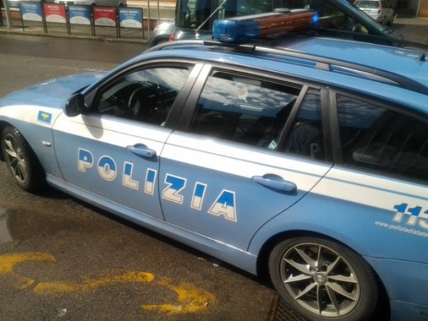 Sull'episodio del giaciglio del senzatetto dato alle fiamme indaga la Polizia
