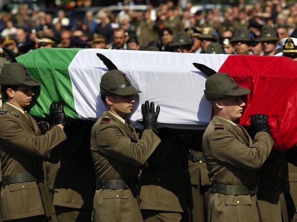 la_bara_dell_alpino_morto