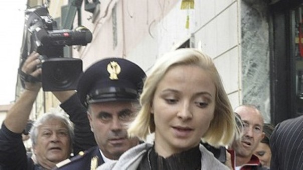 «Sono morta per la seconda volta» ha detto Domnica uscendo dal Teatro Moderno