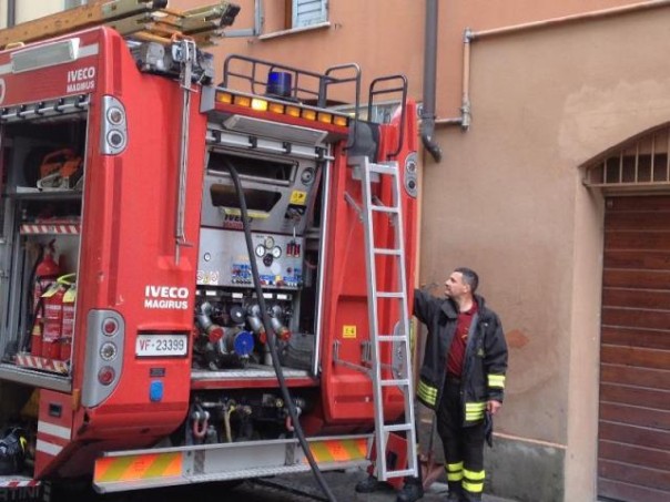 A creare problemi strutturali alla palazzina sono stati vecchi lavori del 2011 in un appartamento