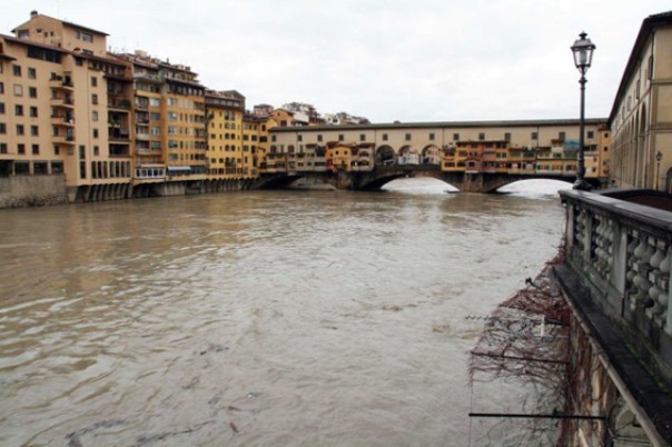 Arno sotto il livello di guardia