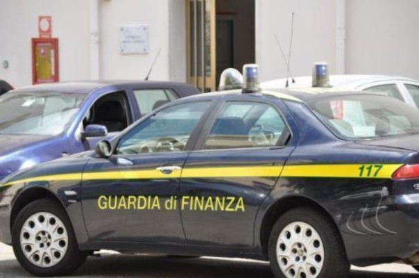 Bancarotta, la Gdf di Lucca fa scattare le manette