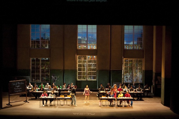 Una scena di Elisir d'amore in versione moderna 2