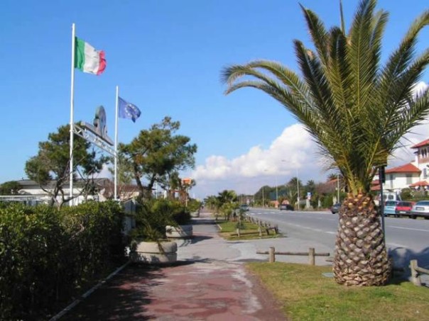 Il viale a mare di Forte dei Marmi