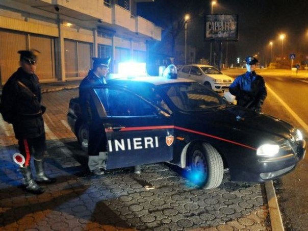 Operaio alla guida in stato di ebbrezza prova incidente e scappa