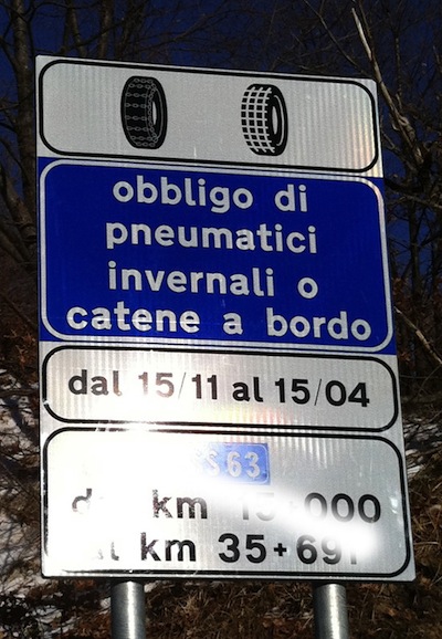 Attenzione ai cartelli stradali