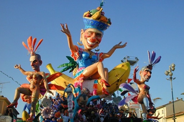 Il Carnevale  di Viareggio quando il bersaglio era Berlusconi 