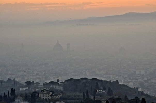 Le nebbia che in queste ore ha spesso avvolto Firenze