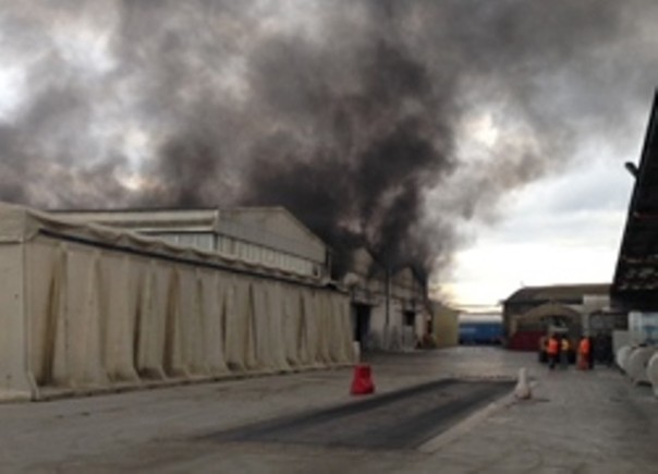 Fumo nero e incendio a Livorno