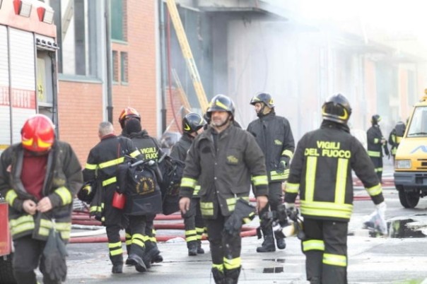 I soccorritori in via Toscana al Macrolotto