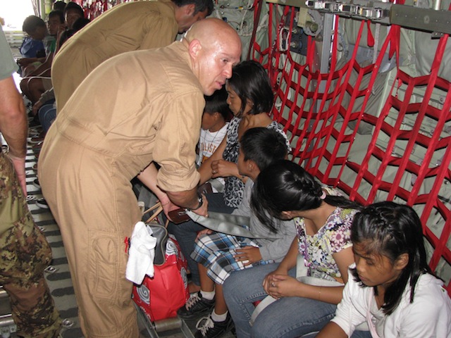 Assistenza a bambini filippini