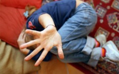 In Italia a rischio abusi 900 mila bambini