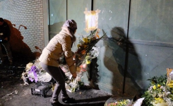 La comunità cinese commemora la tragedia della fabbrica di via Toscana