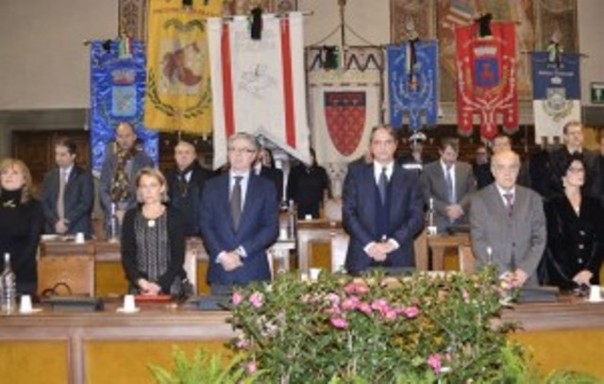 Minuto di silenzio durante il Consiglio comunale straordinario di Prato