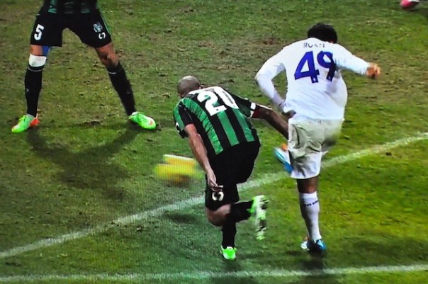 Il tiro con cui Rossi segna il gol decisivo