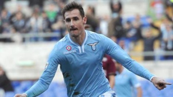 Show di Klose all'Olimpico contro il Livorno