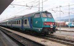 Un black-out elettrico ha mandato in tilt la linea ferroviaria Empoli-Pisa