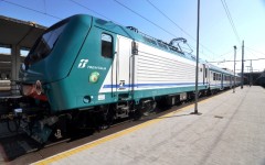 Uomo muore investito, linea ferroviaria interrotta