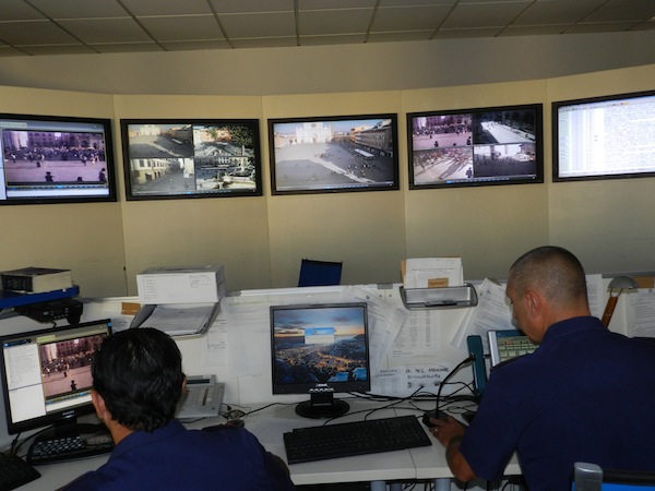 Il primo allarme è arrivato alla centrale operativa del 113