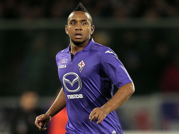 Anderson in campo con la maglia della Fiorentina