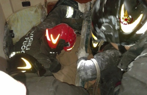 Vigili del Fuoco sepolto