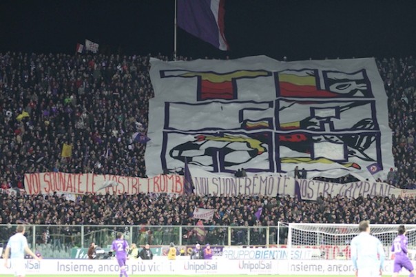 Una bella coreografia dei tifosi viola