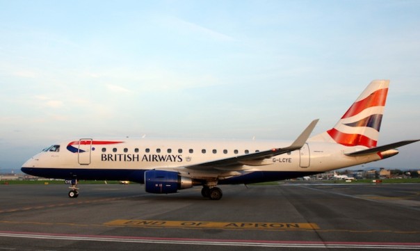 Il jet Embraer 190 che collega Firenze a London City