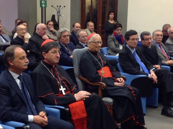 Il Cardinale Silvano Piovanelli (al centro) durante la cerimonia alla Regione Toscana