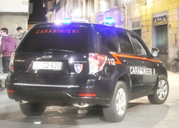 Morto dopo essere stato ammanettato dai Carabinieri a San Frediano