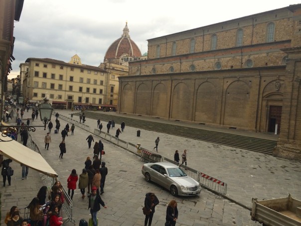 Piazza San Lorenzo a Firenze «liberata» dai banchi degli ambulanti