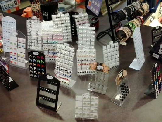 La merce sequestrata a Monsummano Terme