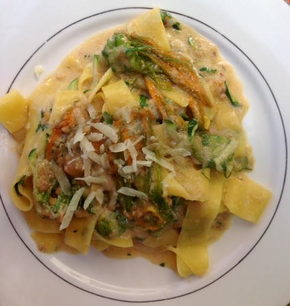 PAPPARDELLE CON FIORI DI ZUCCA, ZUCCHINE E YOGURT