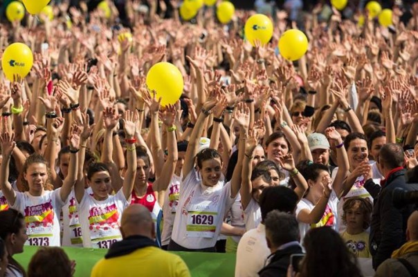 Le partecipanti ad Avon Running (da Facebook)