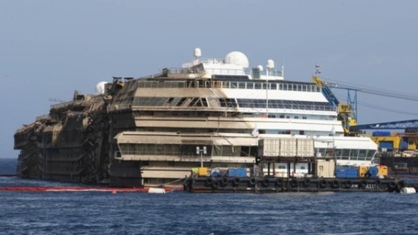 Concordia, a giorni verrà scelto il porto dove smaltire la nave