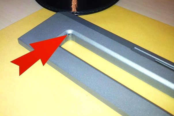 Lo Skimmer installato dai due arrestati per clonare le carte magnetiche