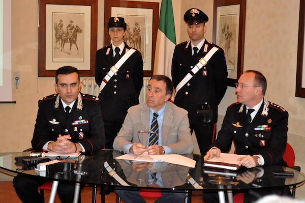 da sinistra il maggiore Carmine Rosciano, il pm Paolo Canessa, il colonnello Andrea Taurelli Salimbeni