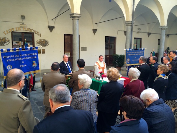 La cerimonia nel cortile della caserma Vannini
