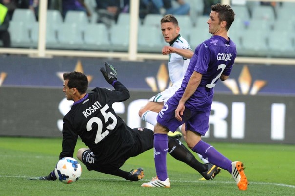 Uno dei gol di Berardi, la Fiorentina per un'ora non è esistita (Foto Riccardo Sanesi)